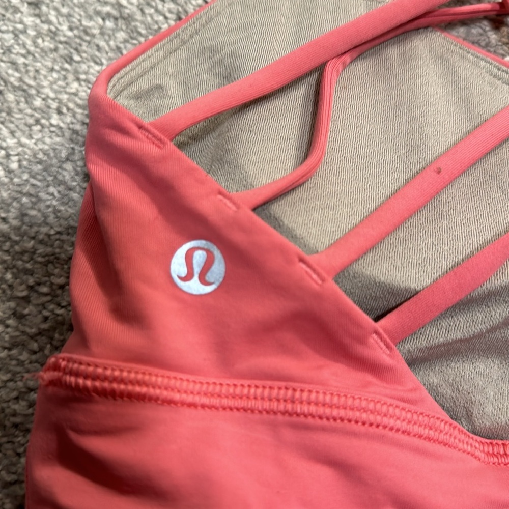 Lululemon - Picture 3 of 3